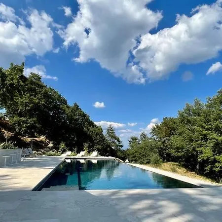 Italian Villa. Infinity Pool, Fab Views, 10 Acres. Villa Preggio