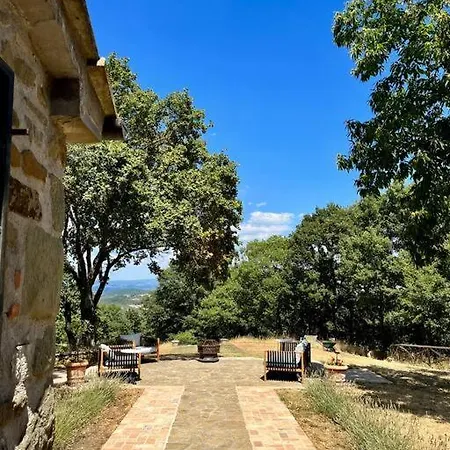 Italian Villa. Infinity Pool, Fab Views, 10 Acres. Preggio