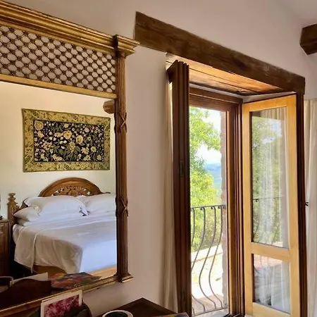Italian Villa. Infinity Pool, Fab Views, 10 Acres. Villa *