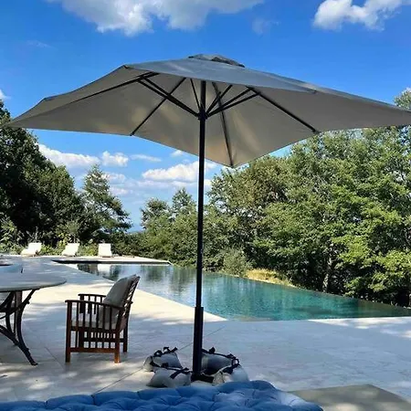 Italian Villa. Infinity Pool, Fab Views, 10 Acres. Preggio